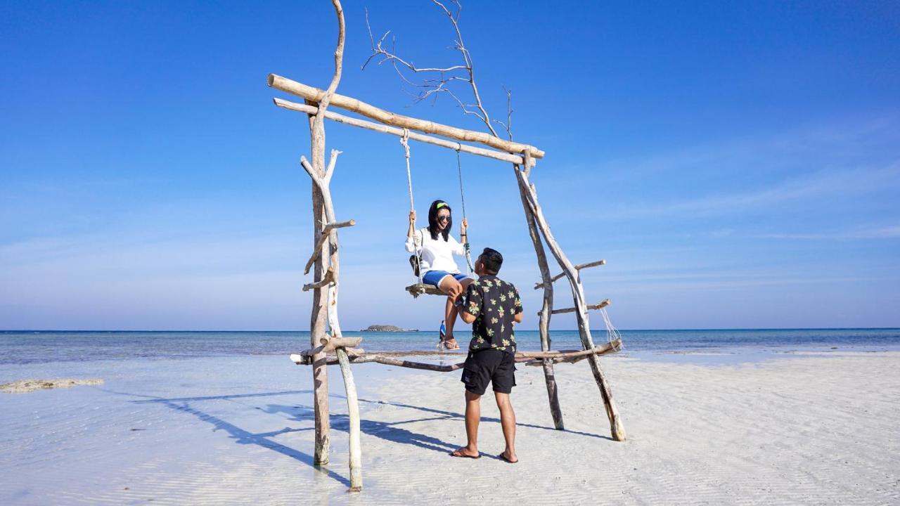 Asta Homestay كاريمونجاوا المظهر الخارجي الصورة